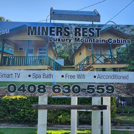 Ferns Miners Rest Motel Mount Morgan Exterior photo