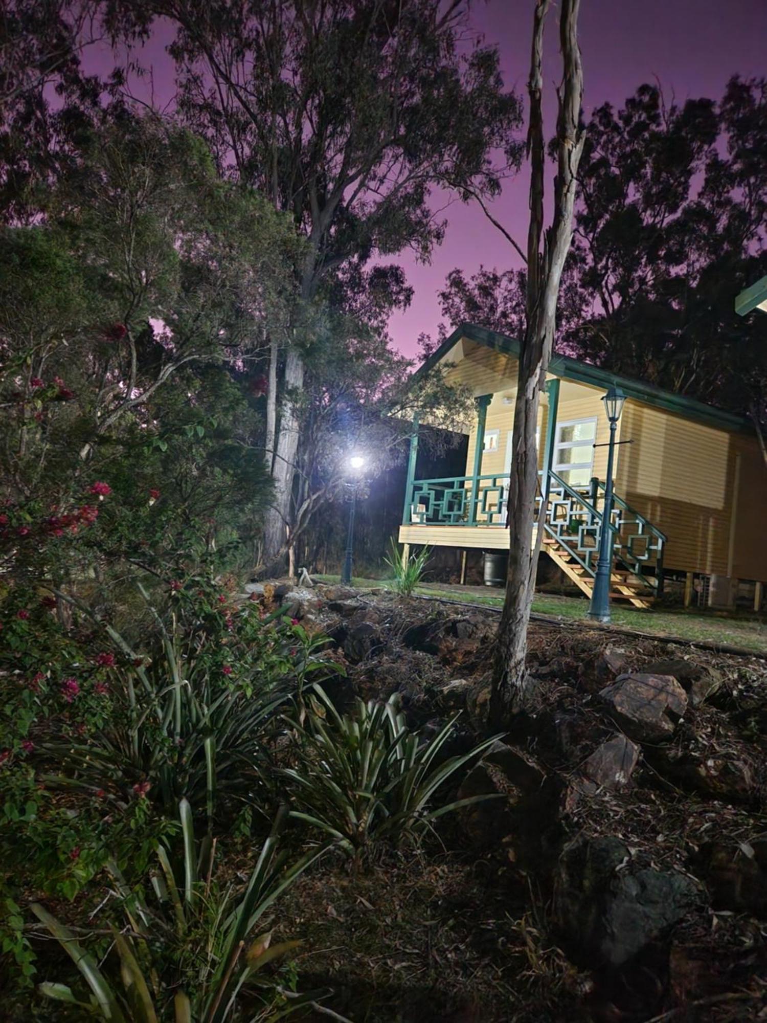 Ferns Miners Rest Motel Mount Morgan Exterior photo